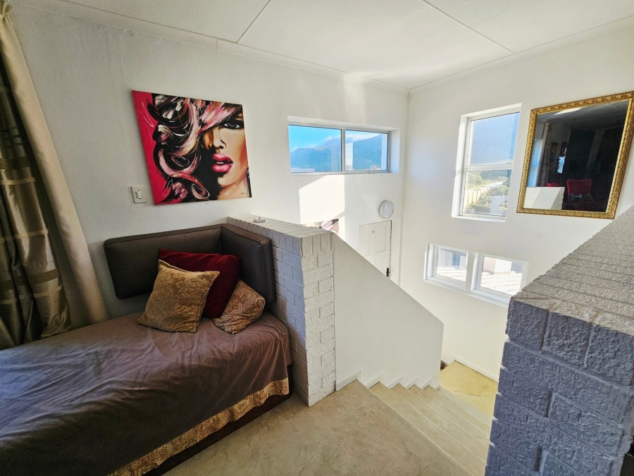 4 Bedroom Property for Sale in Bettys Bay Western Cape